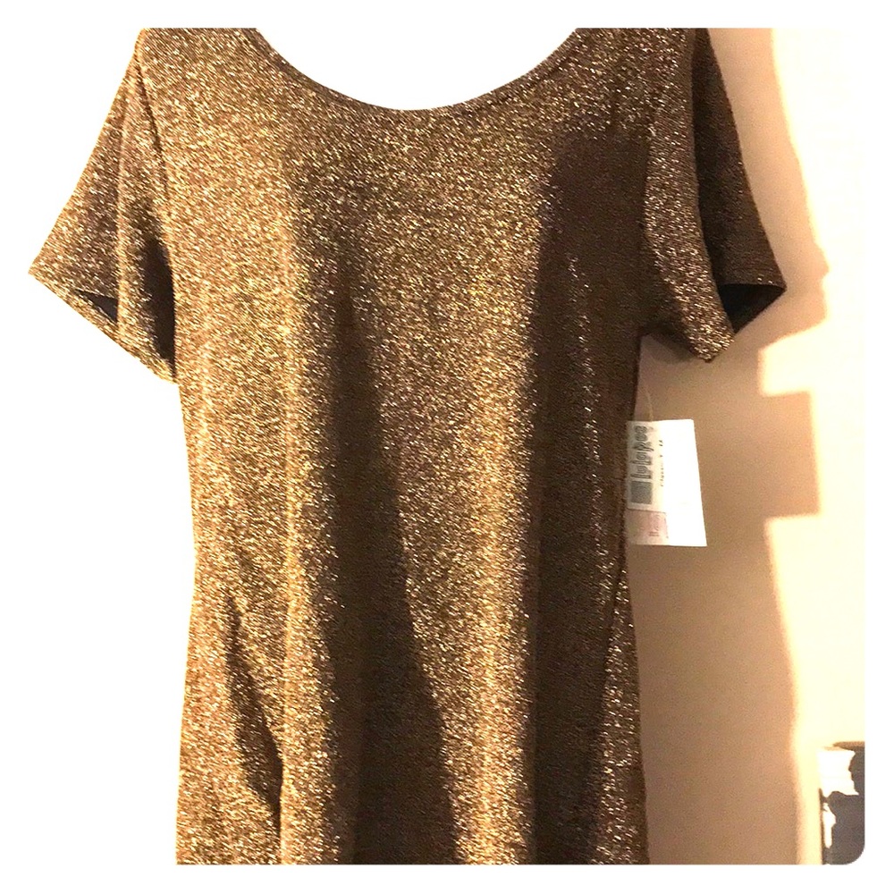 🎉🎉 NEW YEARS SPARKLE BNWT LuLaRoe T- Medium
